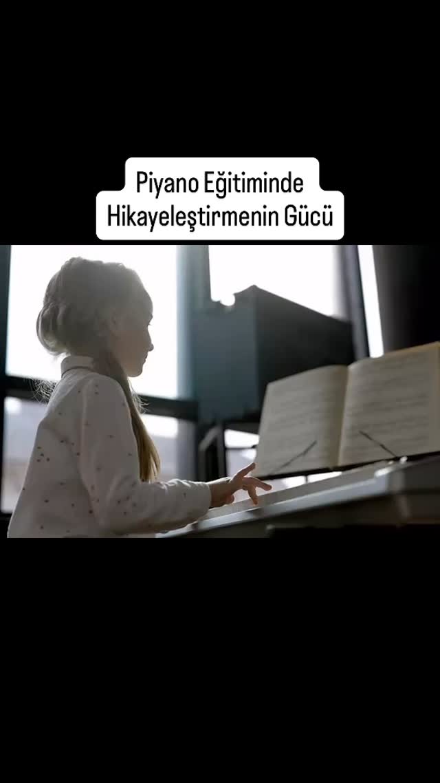 Çocukların piyano eğitiminde parçaların hikayeleştirilmesi, teknik becerilerin ötesine geçerek müziği çocukların dünyasında anlamlı ve somut bir yapıya kavuşturur. Geleneksel nota eğitimi bazen çocuklar için davetkar olmaktan uzak kalabilirken, anlatı temelli yaklaşım soyut müzik kavramlarını somutlaştırarak öğrenme sürecini kolaylaştırır..
Devamı için internet sitemizin blog yazılarına göz atabilirsiniz. #monopianostudio #piyanoegitim #blog #learningpiano🎹 #pianolessons