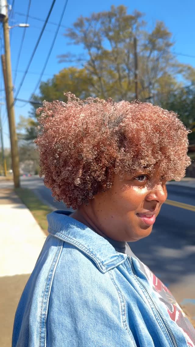 {{{We Just Let The Wind Do Its Thing🤭}}}
Service: The Curl Conquering Method®️
#thecurlconqueror #trending #fyp #reels #atlhairstylist