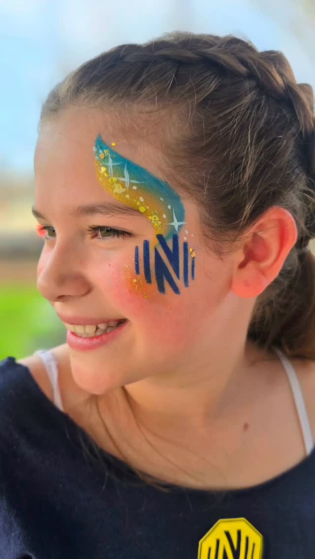 Soccer, sunshine, and team spirit all day long 💛💙 Not your average March day in Nashville, with temps getting over 85°! Should have brought the sunscreen🌞
#NashvilleSC #teamspirit❤️ #NashvilleEvents #FacePaintingNashville #NashvilleSmallBusiness