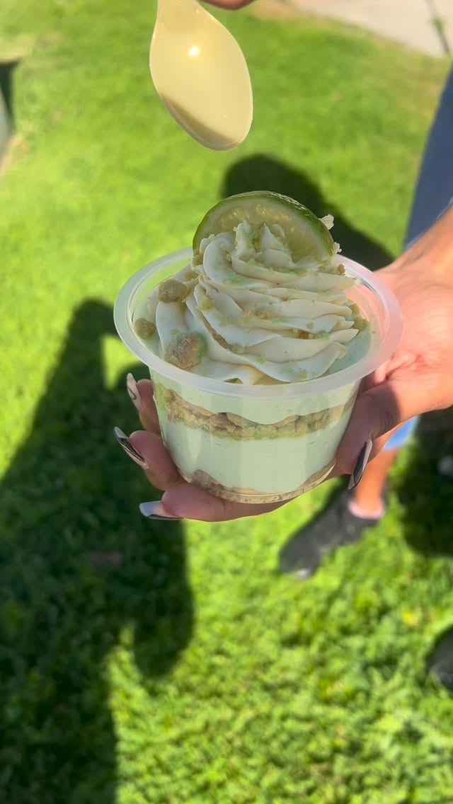 Y’all asked… and asked… and asked 😮💨💚
So we’re bringing back our delicious Key Lime Cheesecake next month! 🍋✨
After multiple requests, it’s only right 😌
Stay tuned—because when it drops, it’s going FAST 👀🔥#JayTheCheesecakeQueen #KeyLimeCheesecake #CheesecakeCups #SacramentoEats #DessertLovers