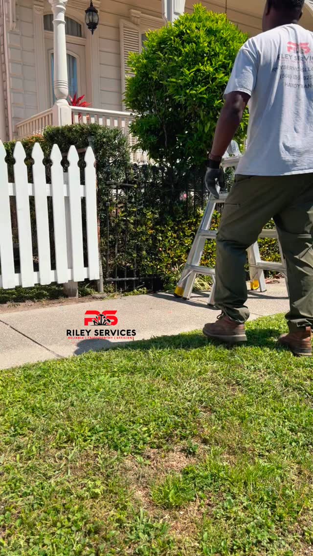 Transform your yards curb appeal with a crisp, clean trim! Riley Services ensures your outdoor space looks sharp and tidy. From overgrown to refined, I provide professional, efficient service to keep your property looking its best in every season. #handyman #landscaping #homeimprovements