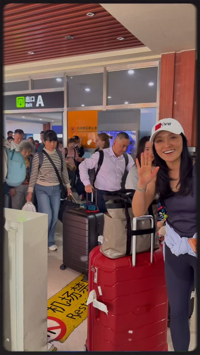 Arrival in Sanya 🇨🇳🌴
From the moment we landed at Sanya International Airport…
to the drive to the world-class Tian Liang International Diving Club…
this journey already feels special.
A warm welcome, a great team lunch at the athletes’ cafeteria…
and then straight into training mode.
Dryland.
Water sessions.
Focus. Energy. Excitement.
To stand inside such an incredible, world-level diving facility…
it’s inspiring for every athlete and coach.
Our iDive team is ready — and we’re so excited for the next 10 days of training, growth, and breakthroughs 💫
Let’s get to work 💪
#iDiveVancouver #Sanya #ChinaTrainingCamp #DivingLife #HighPerformance TeamiDive DivingJourney TrainHardDreamBig WorldClass AthleteLife