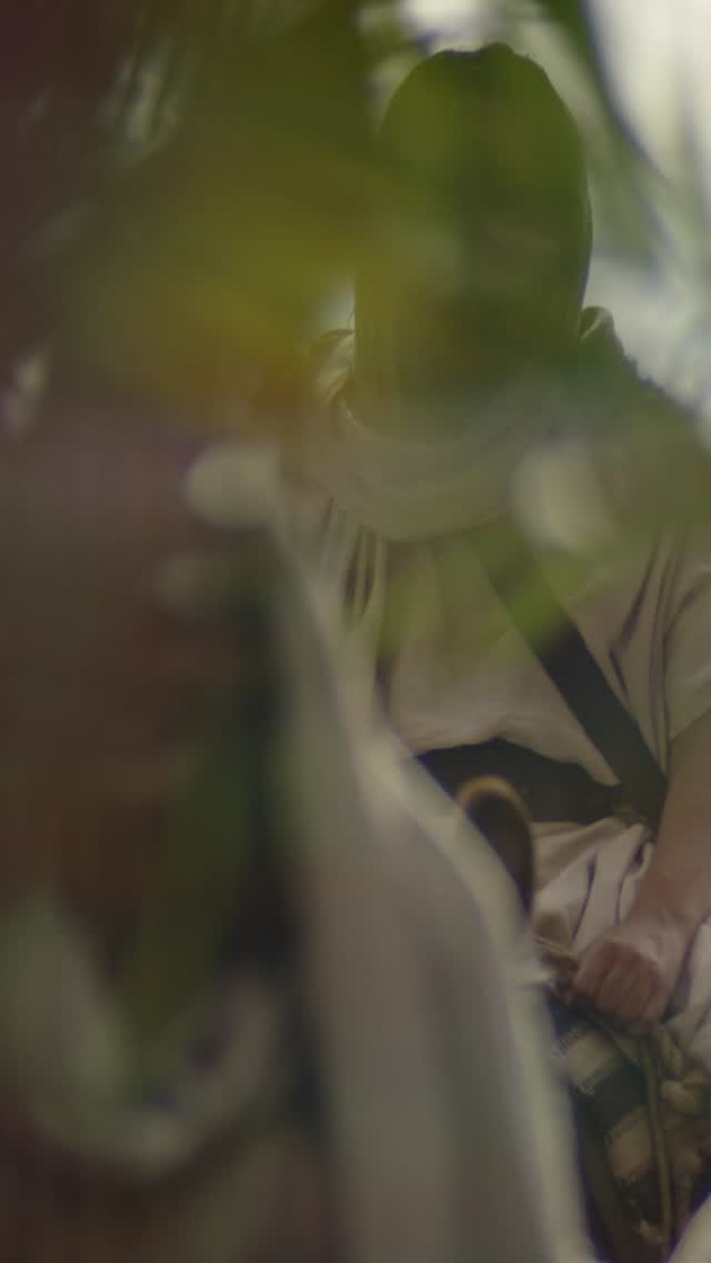 Hosanna! Blessed is He who comes in the name of the Lord. Palm Sunday invites us to reflect on Jesus Christ and the redemption He offers.
How can you remember the gift of His redemption this Palm Sunday?