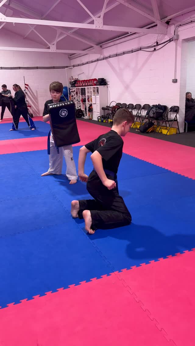 Progress doesn’t happen by accident.
It happens when you train consistently, push your limits, and get coached properly.
Kickboxing builds power, fitness, and real confidence — one session at a time.
👉 Book your trial now:
www.worcestershiremartialarts.co.uk/trials
First month £20 | FREE uniform when you join
📍 Unit 3, Checketts Lane Trading Estate, Worcester, WR3 7JW
#kickboxing #worcesterfitness #martialarts #kickboxingclass #worcester