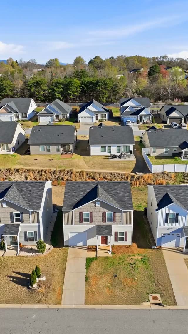 This is what buyers actually stop scrolling for.
Clean lines. Bright spaces. A home that just feels right the moment you step in.
📍 308 Long Grove Ln, Greer, SC
Captured by Beyond All Media — where every detail is designed to make listings stand out.
If this showed up on your feed… would you click it?
#greersc #southcarolinarealestate #justlistedsc #realestatemarketing #beyondallmedia