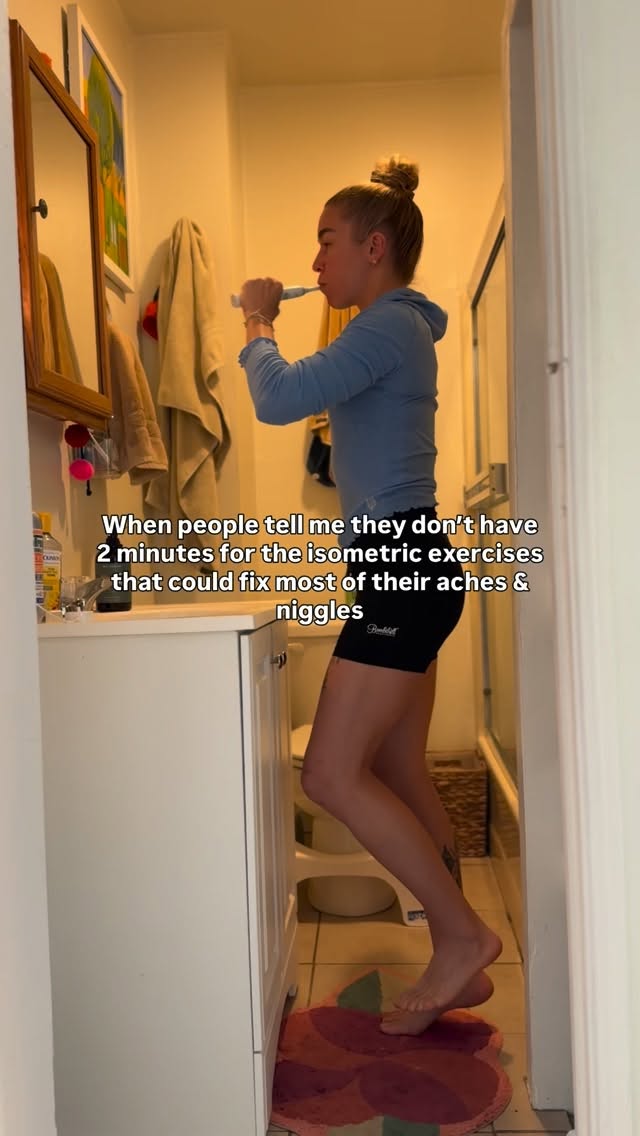 There are actually no good excuses to not do isometric exercises…. 👀
If you do this 2x a day - AM and PM - you’ve already get in 4+ min of isometric work daily (that’s almost 30 minutes a week without adding in another workout!) 💪
Bonus: your teeth will thank you, too 😉 🦷✨🪥
#isometrics #runnerstrength #homeworkouts #gymmotivation