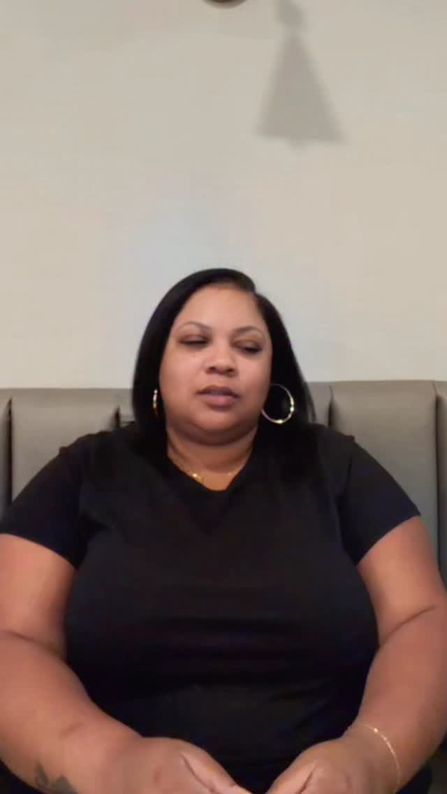 Love GPS💙🧭
A poetry practice prompt we were challenged to do. How many Vegas references did you catch?
#lasvegaspoet #spokenwordpoetry #lasvegasspokenwordartist #spokenwordartist #poetry