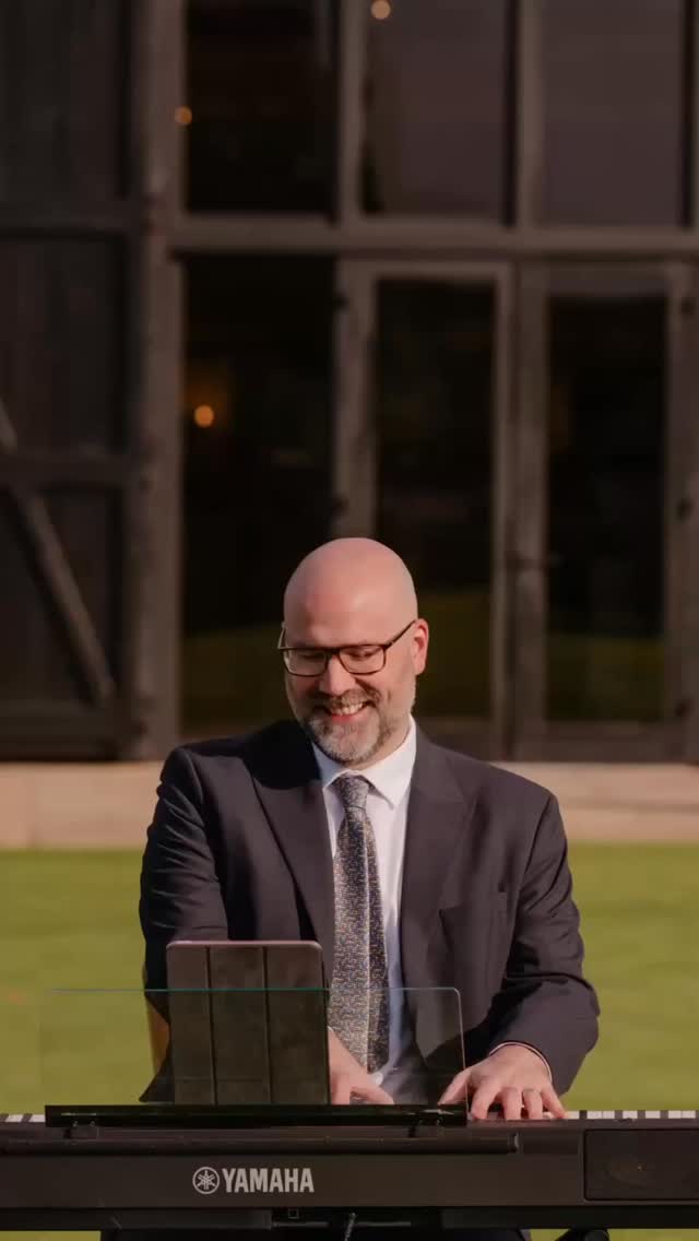 🎶’You Give Me Something’ by James Morrison
www.daniellaw.co.uk (Link in Bio)
#allmanorofevents #henhamparkweddings #bruisyardcountryestate #eastongrange #seckfordhall