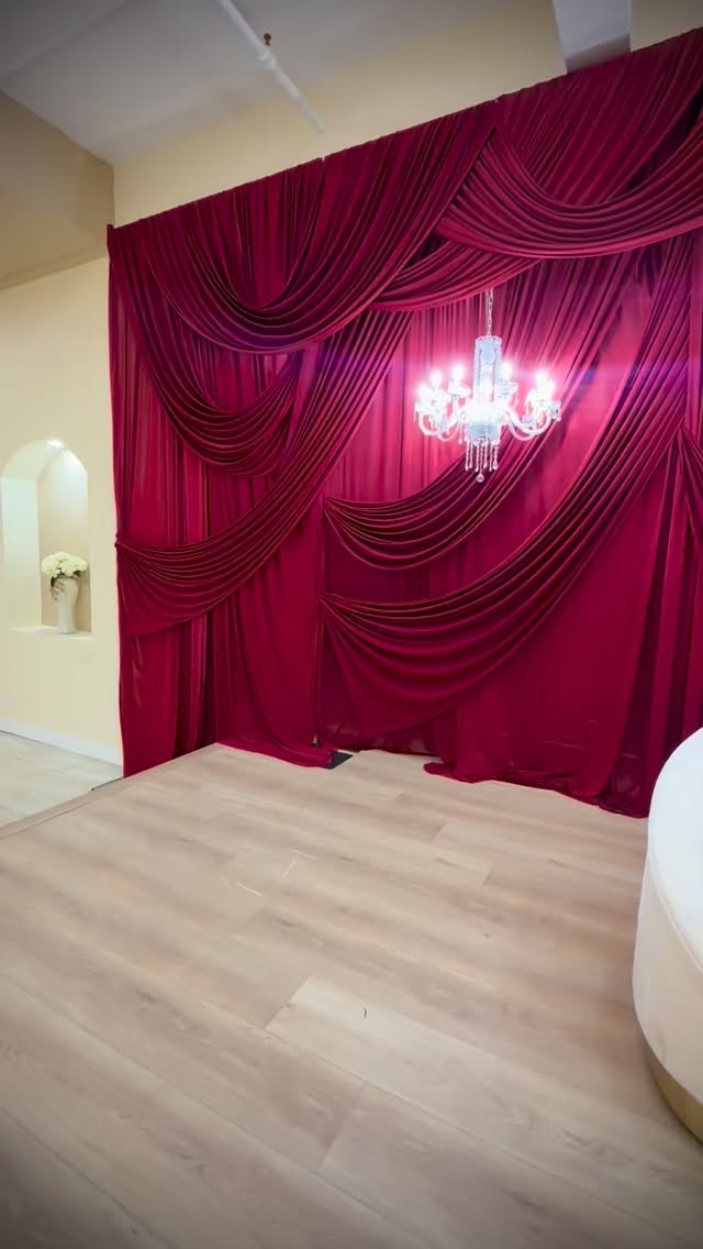 Majestic Wine Red Swag back drop dimensions:35ft wide x 12 tall #sacramento #fresno #drappingstyle #weeding #reddrapping❤ #drappingdesigns #backdrop #weedingbackdrop #elkgroveevents #weedingcordinator #eventplanner