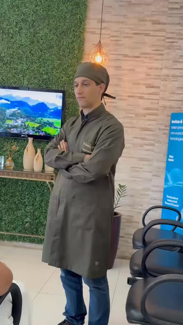 Não se trata apenas de atendimento…o que desejamos é conexão com o paciente, quebra de gelo, troca de experiências. Ou seja, um ambiente receptivo, descontraído, pacífico e sobretudo alegre…