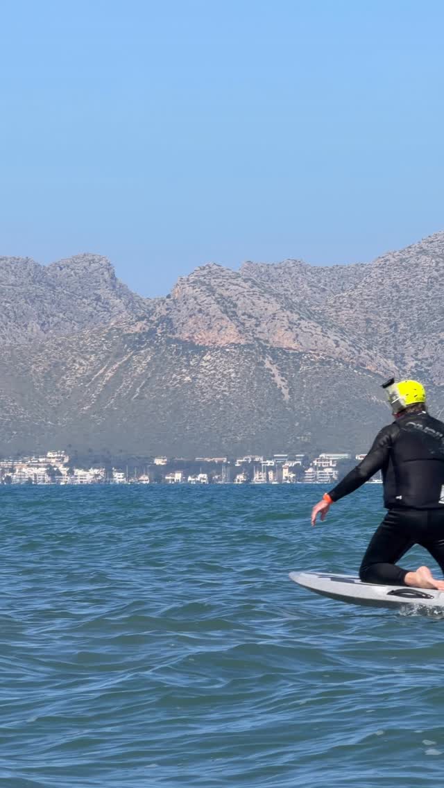 Los primeros vuelos son los que más se disfrutan.. ¿Te animarías a probarlo? #mallorca #efoil #efoiling