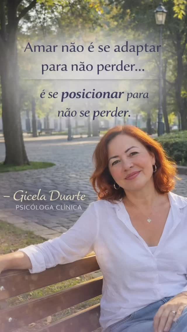 Amar não é se adaptar para não perder…
Quantas vezes você se moldou para caber na expectativa de alguém?
No início parece amor…
mas com o tempo vira desconexão de si.
Relacionamento saudável não exige que você deixe de ser quem é.
Exige presença, verdade e limites.
Se posicionar também é uma forma de amar.
💬 Você tem se escolhido nas suas relações?
#psicoterapia #autoconhecimento #gicelapsicologa #relacionamento #psi