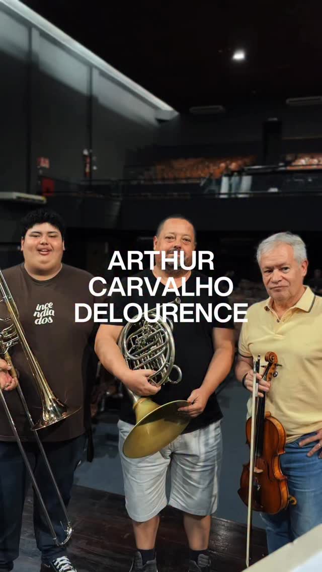 Hoje é dia de concerto! Os solistas Arthur Carvalho Delourence, Adriano Bueno e Samuel Lima convidam para o I Concerto da Série Relicário.
O concerto inicia com a abertura da ópera “Fosca”, de Carlos Gomes, seguida por “Morceau de Concert”, para trompa e orquestra e “Dança Macabra” de Saint-Saëns. Alexandre Guimant está presente no programa com “Morceau Symphonic pour Trombone Concert”.
Encerrando o concerto, a orquestra interpreta “Congada”, de Francisco Mignone, obra inspirada na Congada (ou Congado), manifestação cultural afro-brasileira que reúne música, dança e teatro para celebrar a fé, homenagear ancestrais e coroar simbolicamente os reis do Congo.
🗓️ HOJE, às 20h30
📍 Teatro Vitoria
🎟️ ENTRADA GRATUITA