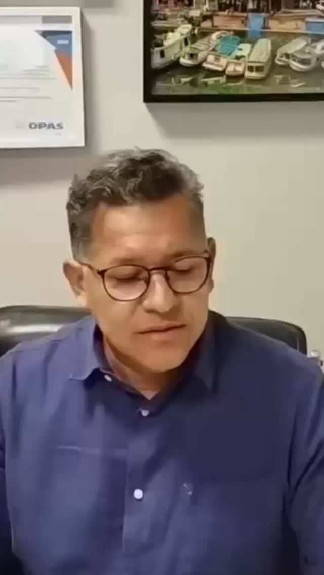 | Macapá/AP- O deputado federal @malafaiadorinaldo (PDT) divulga vídeo condenando a gravação ilegal de conversa telefônica entre o presidente do Congresso, Davi Alcolumbre e o prefeito interino de Macapá, Pedro DaLua, ambos do União Brasil.
O deputado destaca que a conversa gravada foi um conversa republicana e de posicionamento político diante do que chamou de “preocupação que estabelece um compromisso coletivo”, ou seja, o entrave que o ex-prefeito afastado, @dr.furlan , vinha impondo no repasse do duodécimo da Câmara, o que motivou uma ação judicial de Câmara contra o Município.
Dorinaldo destaca ainda a ingratidão de Furlan por não reconhecer o volume de volume de recursos federais destinados a prefeitura por parlamentares do Amapá em Brasília.