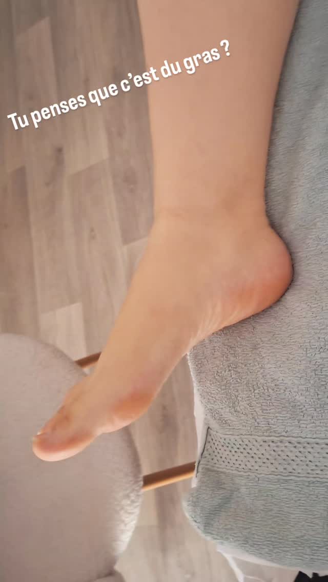 Tu penses avoir “du volume”…
Mais si ton corps essayait juste de te dire quelque chose ?
Ce que tu vois ici, ce n’est pas forcément du gras.
C’est souvent de l’eau qui stagne, une circulation ralentie…
Et quand on relance,
le corps change.
Plus léger.
Plus fluide.
Plus apaisé.
🌿 Le drainage, ce n’est pas qu’un soin esthétique
c’est une vraie réponse à ce que ton corps ressent
👉 Si tu te reconnais, écris-moi DRAINAGE
#drainagelymphatique
#retentiondeau
#jambeslourdes
#valdeurope
#bienetreaufeminin