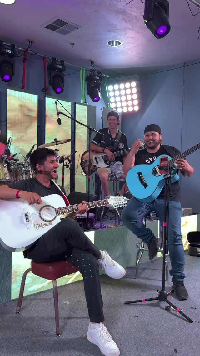 #losdelanada #viralvideos #regionalmexicano #plumasmusic #yaborracho borracho