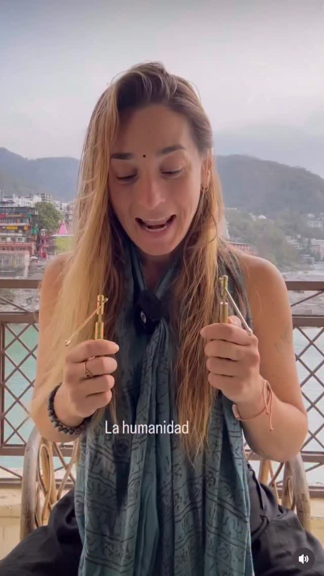Para ver el video completo y participar en las próximas sesiones, recuerda entrar en el canal de suscripción 💛✨
Próximo directo para preguntas personales : sábado 18 de abril a las 17:00h 🫶🏽
Te espero dentro 💫