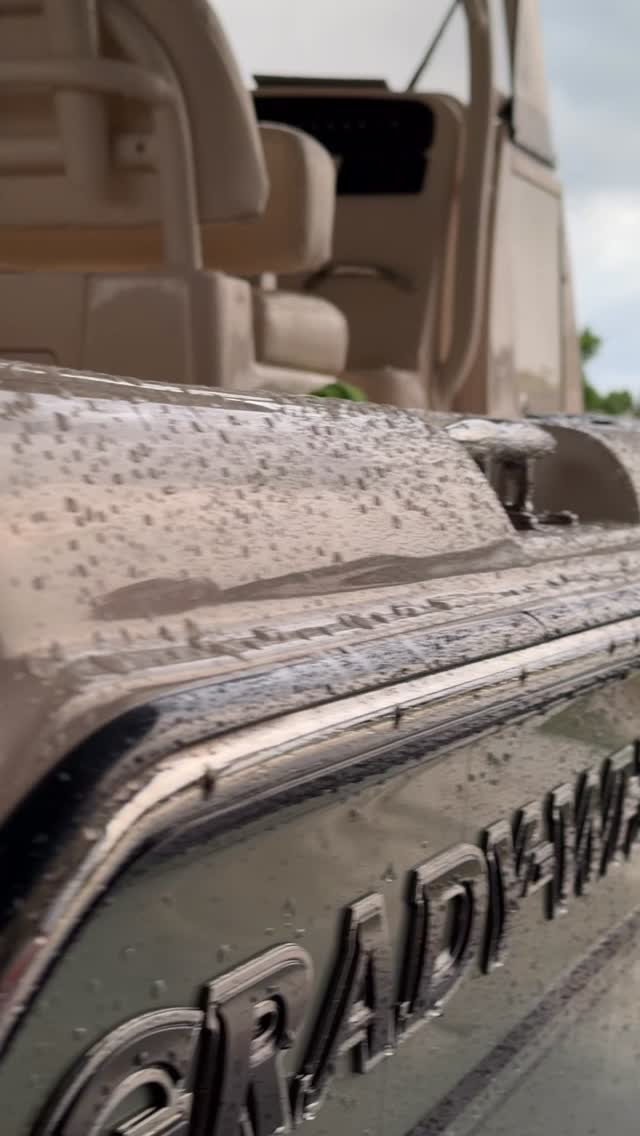 Still 3 steps left to go 🫡
www.tomsdetailing.com
#boatdetailing #boatcleaning #sarasotaboating #neverridedirty