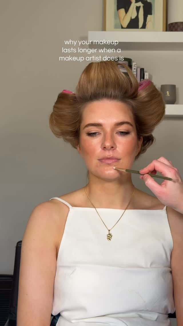 We’re going for an elevated natural soft glam look here and it’s all about light layers and going back and forth between brushes and products to create the perfect base for my bride 🤍
Luxury bridal makeup is all about knowing which products to use on which skin types and how to layer them well for longlasting makeup that’ll get you from the first look till your last dancemove during the last song of the night.
Select spots available for the 2026 season so make sure you don’t miss out by enquiring today.
You can go to my website, have a look at my vibe and how I work and enquire through there 🤍
•
•
•
•
•
•
#belgianmakeupartist #makeupartistbelgium #luxurybridalmakeup #softbridalmakeup #naturalbridalmakeup