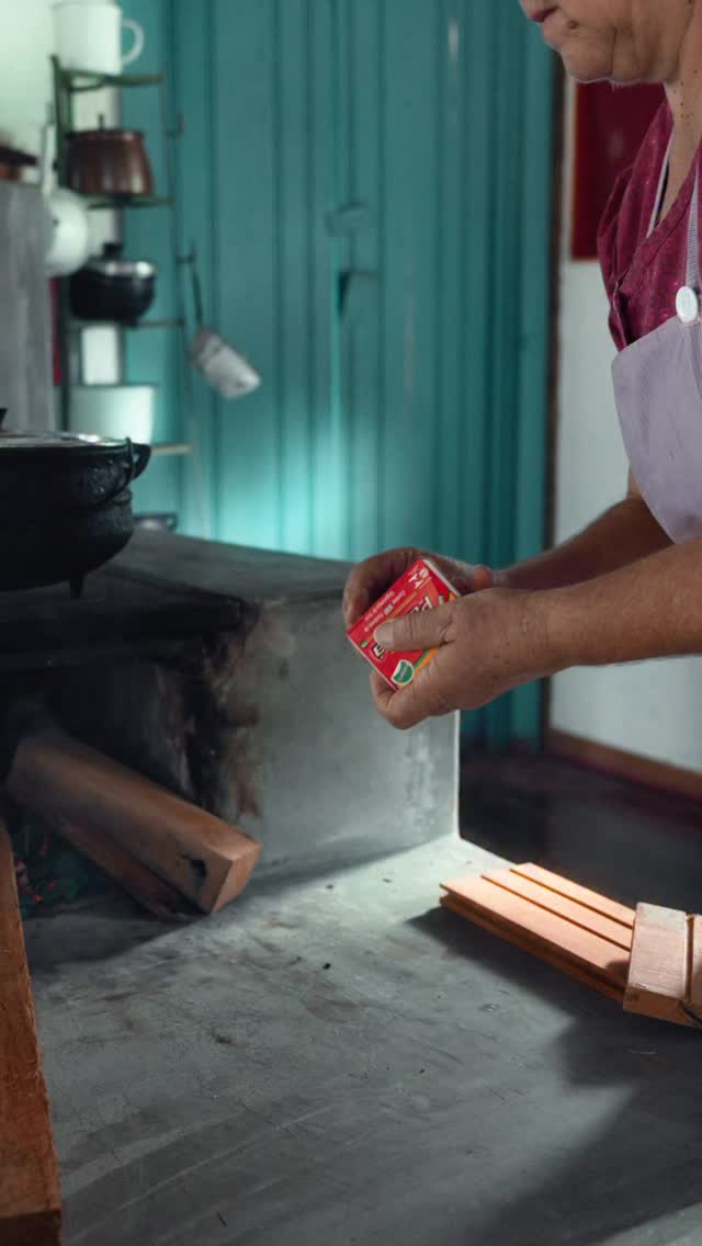 INSCRIÇÕES ABERTAS 👑
Vem aí a 35ª Eleição de Rainha e Princesas da Festa da Polenta 2026 🇮🇹❤️ Il Gesto che Resta - Tra Generazioni
📅 01/04 a 20/04
🕘 9h às 16h
📍 Na sede da Afepol
Requisitos:
✔ 18 a 30 anos
✔ Solteira e sem filhos
✔ Descendência italiana
✔ Moradora de Venda Nova do Imigrante
📄 Levar documentos, fotos (rosto e corpo) e um breve histórico familiar.
🧾 Histórico familiar: conte de forma simples a origem da sua família, a vinda da Itália, onde se estabeleceram e como essa história chega até você hoje.
Além disso, a candidata deve demonstrar:
Amor pela Festa da Polenta
Valorização da cultura italiana
Orgulho da sua história
Mais que beleza, buscamos tradição, identidade e sentimento 🙏🏻
#FestaDaPolenta #RainhaDaPolenta #CulturaItaliana #VendaNovaDoImigrante