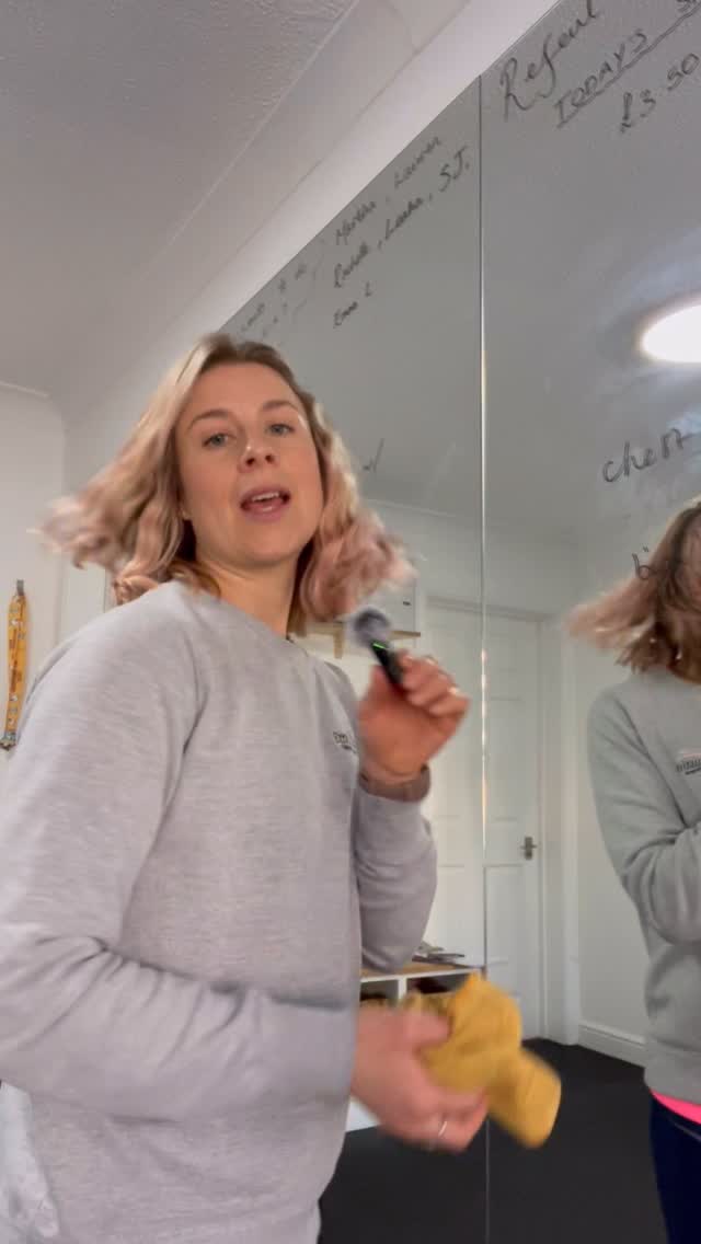 🧠Brain off. Let me tell you what to do😊
Give your brain a break and just do what I tell you to do!
Step out of your head and into your body for an hour.
Quite often we’re mentally and emotionally tired, but physically we need to get moving.
Let me do the thinking for you and enjoying your body.
Book classes via link in bio.
Em x
#mummyfitclub #exercisemotivation