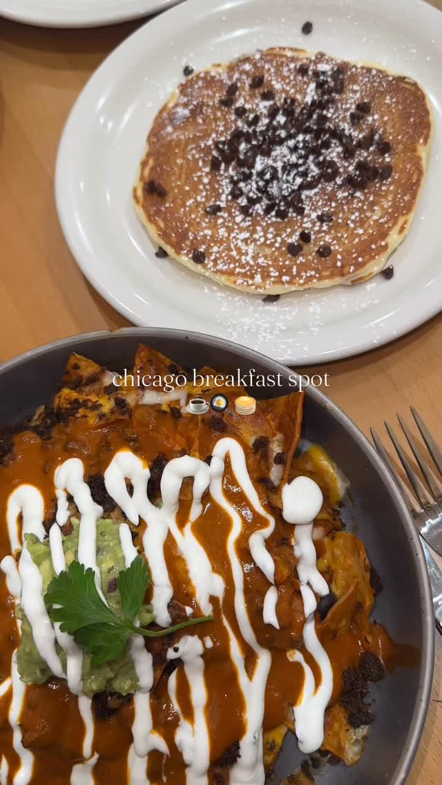 Stepped out of my usual breakfast order and into Chilaquiles heaven 🌶️🍳
Plus, you can’t skip the chocolate chip pancake. 🥞
#chicago #breakfast #chicagofood #chicagobreakfast #chicagofoodie