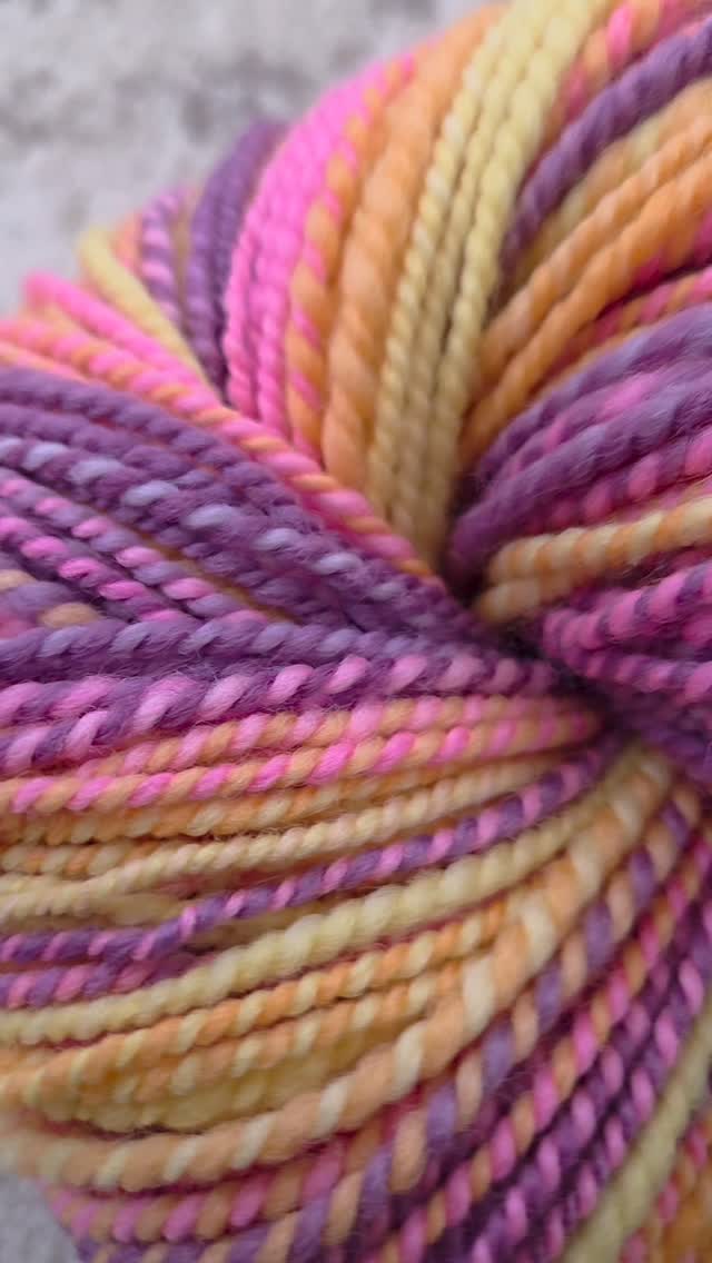 Luminous - 236 yards of dk weight hand dyed and spun merino wool in neon purple, pink, orange, and yellow.
https://sunriselodgefiberstu.etsy.com/listing/4464182452
#sunriselodgefiberstudio #spinnersofinstagram #handspunyarn #handspun #merino