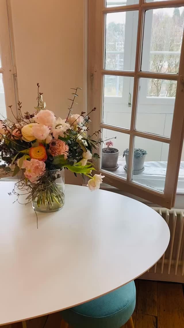 There’s something so special about finding the perfect fabric that brings a fully stitched needlepoint piece to life. I love this part of the journey! Spotted so many beautiful options @ohlalastoffe in Bern 🌸 #needlepoint #needlepointfinishing #fabric #bern #switzerland