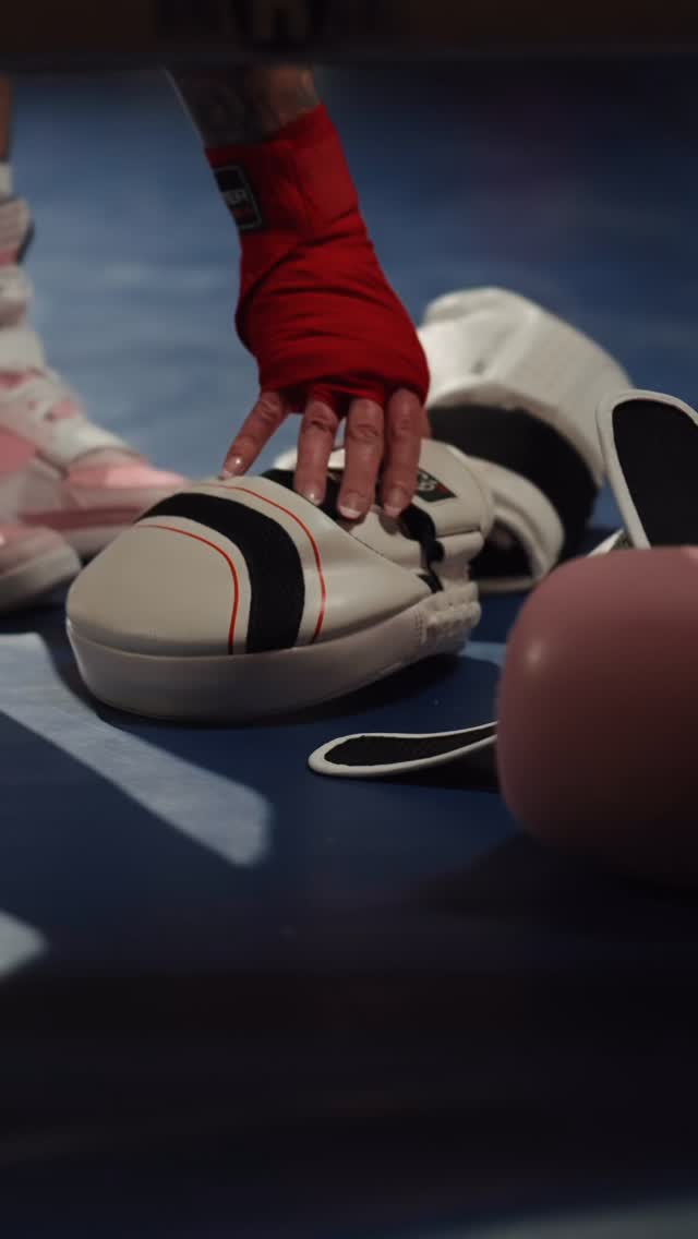 We are excited to share that @jordannicolewaldner has joined our coaching team! Jordan recently completed her coaching training through @boxingbc and will be coaching the Wednesday 5:15 pm class each week (mix of bag drills, strength & conditioning circuit, abs, and footwork). Spots for the 5:15 classes remain limited, so please sign up in advance using the link in the highlights!