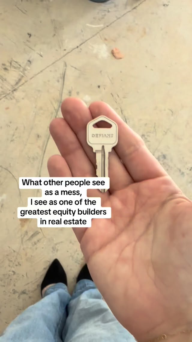 I’ll say it louder for the people in the back-
The best equity is built BEFORE it’s finished 👏
This stage?
Most people see dust…
I see appreciation happening in real time.
Getting in early on new construction can mean better pricing, more options, and instant value as the build progresses.
Not everyone sees it… but the ones who do, win.
✨ We have just 3 units left at Neely Landing, starting at $259,900
If you’ve been thinking about buying new construction, this is your sign. Let’s talk strategy. 👇
#NeelyLanding #NewConstruction #KnoxvilleRealEstate #BuildYourHome #RealEstateInvesting