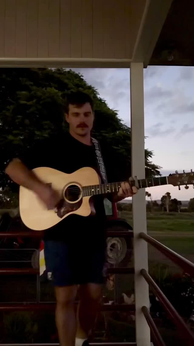 Had a rough week, needed some old country music to get me through.
#realcountrymusic #keithwhitley #emergingartists