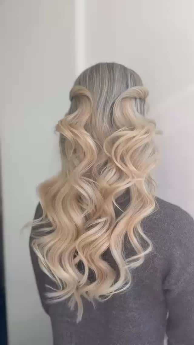 Sneak peeks from the photoshoot 👀
@alfiestokesphotography
@hairbylizevans
@nina_allan_mua
@hairbyverityking_