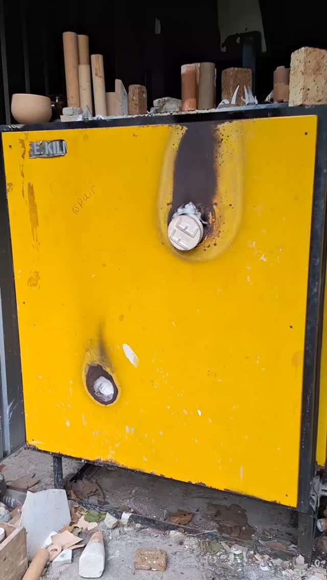 The test tiles are out...some familiar surfaces ...now to put them on some pots and take them on an outing...watch this space Auckland