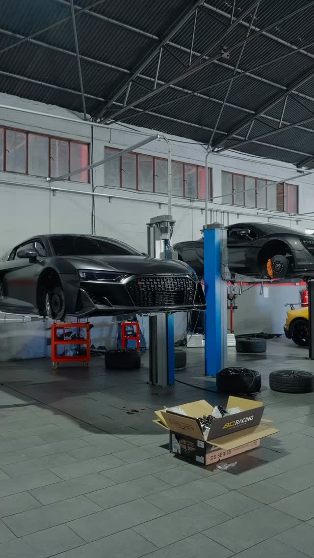 Batmanโs R8 lowered with BC Racing Coilovers ๐ฆ