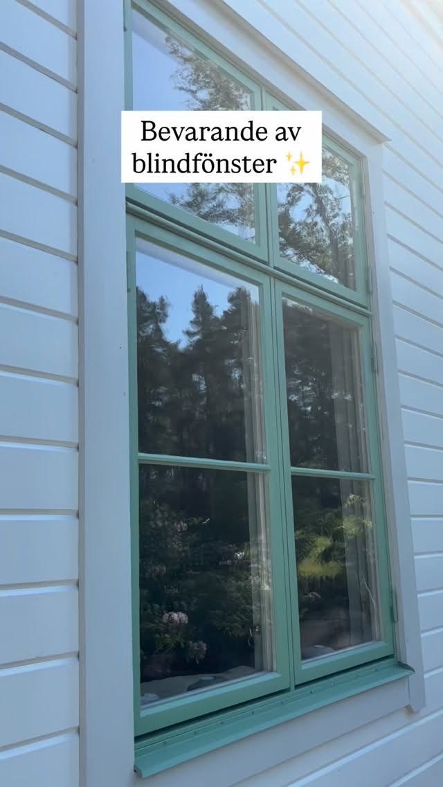 I ett av våra tidigare skärgårdsprojekt med fokus på fasad & fönsterbyte, bevarades alla blindfönster 🤩 Ett vackert exempel på en äldre byggnadstradition, där symmetri ibland vägde tyngre än funktion🪟✨
Det är just sådana detaljer som ger huset karaktär och berättar något om dess historia💎
Vi på Wolfbuilder tar hand om äldre byggnader och bevarar samt förnyar dem med respekt dess historia🤎
Med vår expertis ser vi till att även detaljerna bevaras för framtida generationer🙏
Har du en äldre fastighet som behöver lite kärlek? ✨
Vi är bara ett samtal bort!
📞 08-541 350 71
📍Campusgränd 1, Vaxholm
Videos & bilder Wolfbuilder AB @ellagotbring