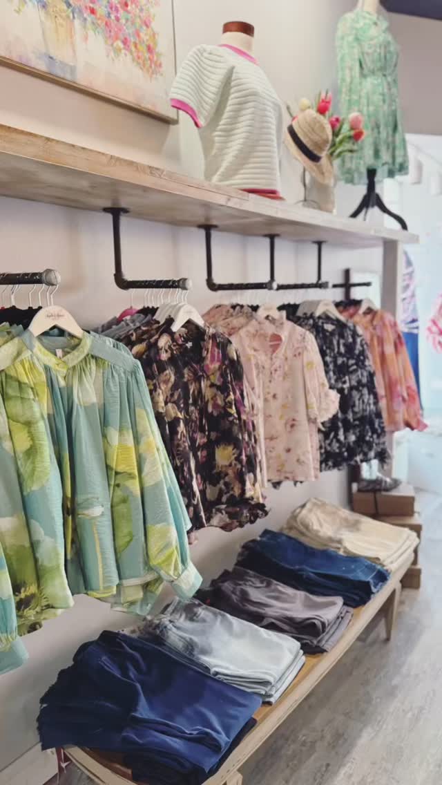 Fabulous Florals… and how to style them!🌸
#floral #springfeeling #springfashion #womensfashion