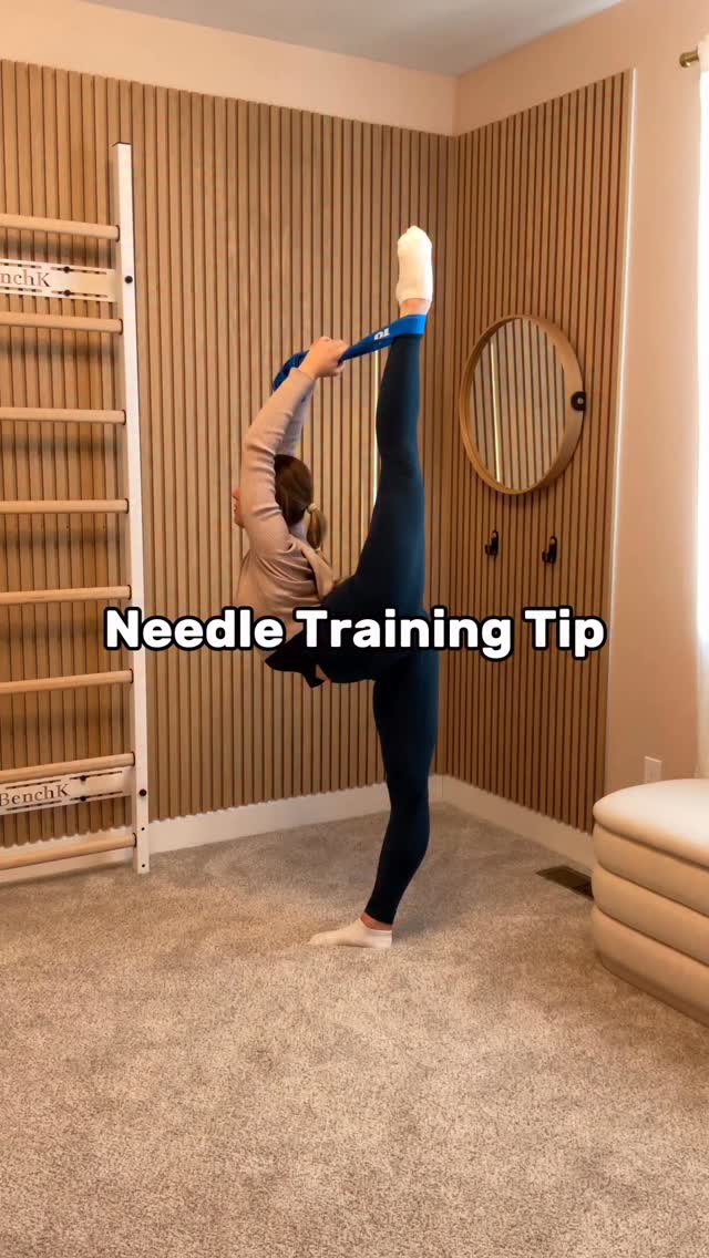 Try this method if you can’t quite grab your foot with both hands! I am using the @thegodfreymethod stretch band, but any heavy-duty band will work. I like to fold my band in half because it gives me better control. If the band is too long or stretchy, it’s difficult to maintain control over your leg!