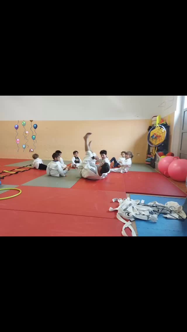 🥋 Baby Judo dès 3 ans Orx 👶💥
2ème édition des essais et toujours autant de sourires 😄
On continue à fond 💪🔥
Franchement… c’est que du bonheur 🥹❤️
👉 Viens tester, zéro pression, que du plaisir !
⚠️ Places limitées pour l’année prochaine
#BabyJudo
#EveilJudo
#JudoKids
#JudoEnfant
#SportEnfant