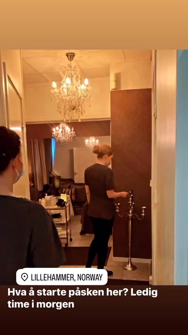 ✨ Easter Luxury ✨
Let the calm take over… 🕯️
Our therapist lights the candles, preparing a serene and indulgent experience.
Treat yourself this Easter – you deserve it.
We have limited availability, and right now you can enjoy a special offer on relaxing massage.
This is your moment to unwind, recharge, and simply be
✨ Påskeluks ✨
La roen senke seg… 🕯️
Vår terapeut tenner lysene og gjør klart for en eksklusiv stund med total avslapning.
Unn deg selv en pause i påsken – du fortjener det.
Vi har et begrenset antall ledige timer, og akkurat nå får du relax massasje til en ekstra god pris.
Dette er øyeblikket for å koble av, lade opp og nyte stillheten
www.lillehammerspa.no
@followers #followers #wellness #lillehammerspa #beautytreatment #massage