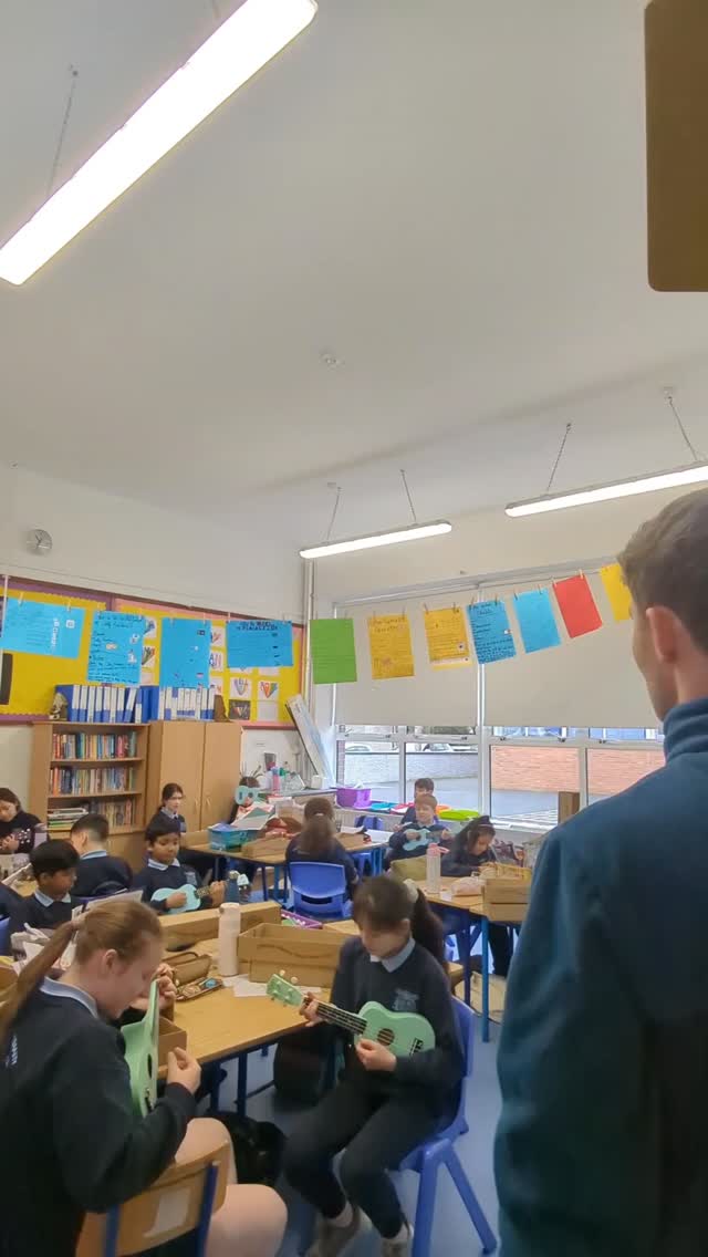 Me. O'Mahony's 4th class are making great progress with Riptide as they learn the ukulele. Thanks again to the school's Parents' Association for buying a school set of ukuleles! 🎶🎶