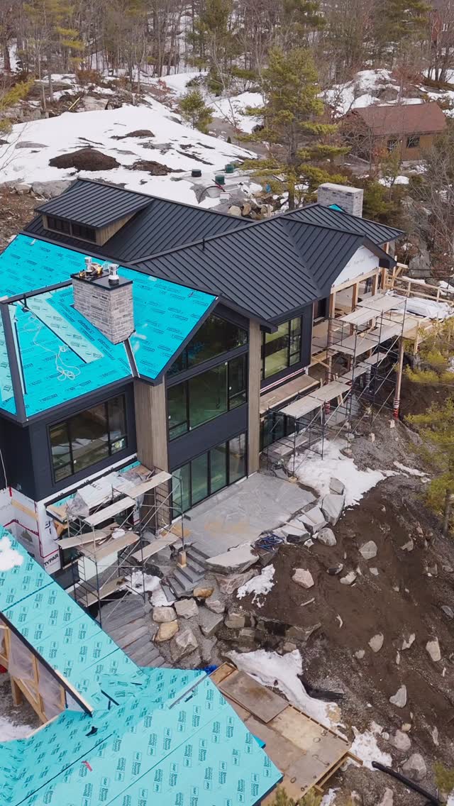 Check out all the progress at our custom-built cottage project on Georgian Bay.
Stay tuned to see more progress updates as this project continues to quickly take shape!
Follow @pattymacbuilt for more home & cottage inspiration!
Follow @spencerdouglasmuskoka for more design content and inspiration.
.
.
.
Construction by @pattymacbuilt
Design by @spencerdouglasmuskoka