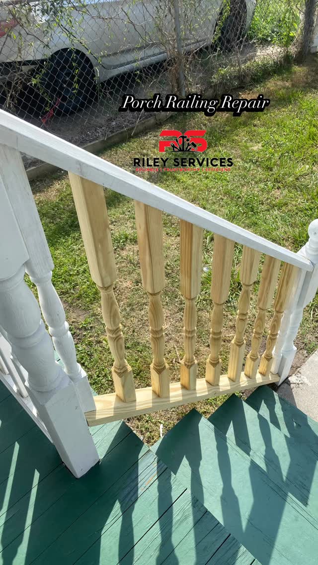 Bringing this porch back to life, one rail at a time 🔨✨
Safe, sturdy, and ready for those morning coffees and evening wine downs.
Another solid fix in the books 💪 #HandymanLife #PorchRepair #BuiltToLast