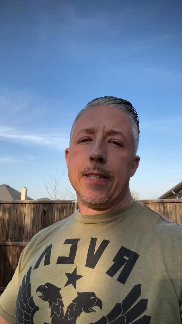 What do you think is actually causing most people to feel like crap all the time?
Low energy. Brain fog. Poor sleep. Constant stress.
This isn’t random. And it’s not just “getting older.”
Most people are dealing with a combination of:
Poor quality food. Chronic stress. Nutrient deficiencies. Gut dysfunction. Hormone imbalances. Lack of sunlight. Constant screen exposure.
It adds up fast.
The problem is most people are guessing… or being told everything is “normal.”
It’s not.
If you had to pick one thing…
what do you think is the biggest driver?
#functionalmedicine
#guthealth
#rootcause
#holistichealth
#executivefunctionalhealing