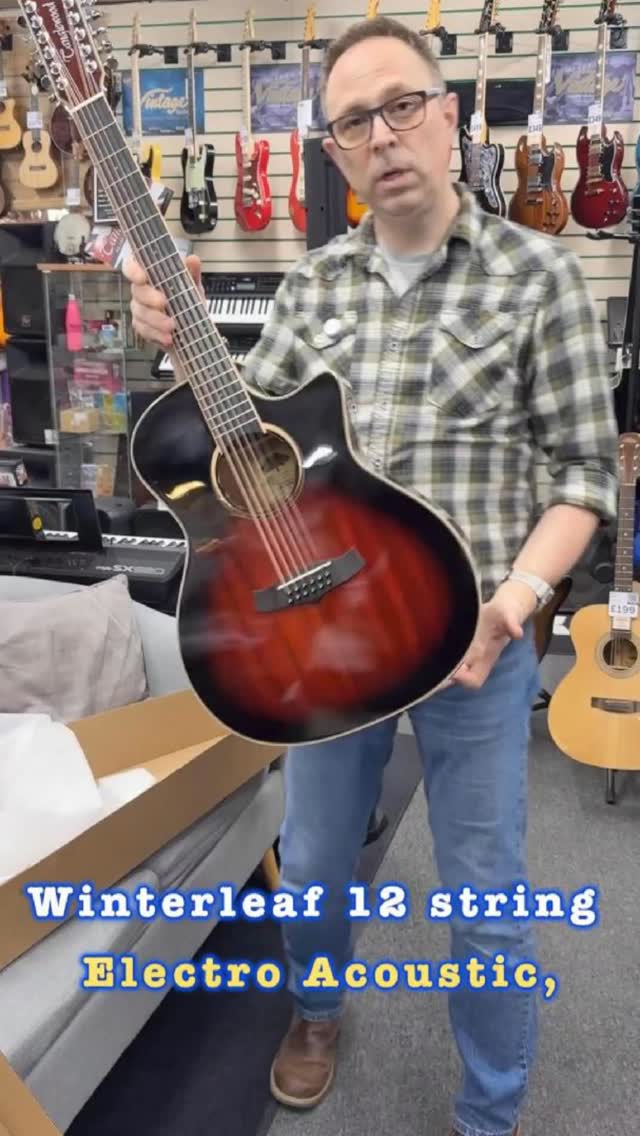 🎸 “Unboxing the @tanglewooduk TW612CE — twelve strings, Antique Violin Burst, and enough shimmer to light up the whole room.”
#tanglewood #winterleaf #tw612ce #12string #stourbridgemusic #shoplocal #musicshop #electroacoustic #unboxing