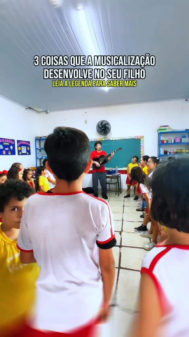 A musicalização vai muito além do contato com sons e ritmos, ela é uma poderosa aliada no desenvolvimento infantil.
No Colégio Vivenciar, trabalhamos a música como ferramenta de aprendizagem, trazendo benefícios importantes para os alunos:
🎵 Desenvolvimento cognitivo: a música estimula memória, atenção e linguagem.
🎵 Coordenação motora: movimentos e ritmos ajudam no controle do corpo e na percepção corporal.
🎵 Expressão emocional: a criança aprende a se expressar, reconhecer sentimentos e se comunicar melhor.
Aprender com música torna o processo mais leve. Porque educar também é despertar sentidose emoções!
Visite nosso colégio e conheça esse e outros projetos!
