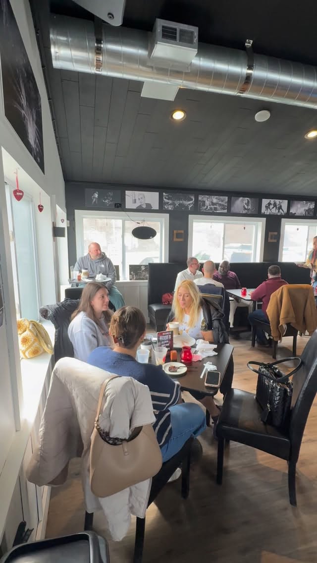 🎶 LIVE MUSIC HAPPENING NOW 🎶
Jesse Black is playing RIGHT NOW until 1pm.
You’ve got one hour left… don’t miss it.
On the Bay. 1350 Empire Blvd
#ElviosCoffee #LiveMusicRochester #RochesterNY #SupportLocalMusic #CoffeeAndMusic