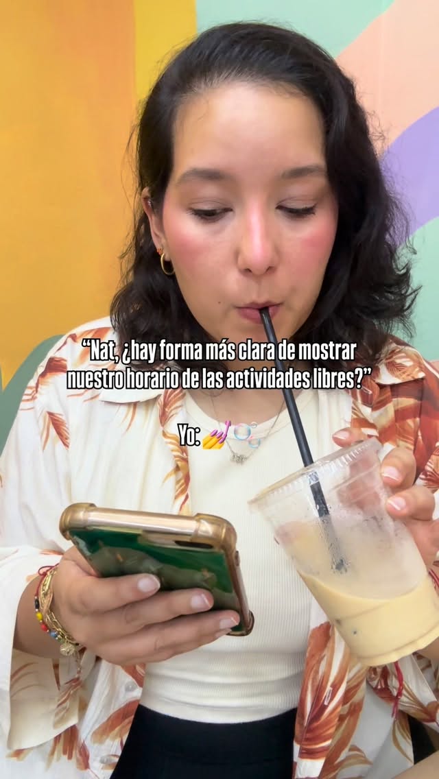 Gina me preguntó si había forma de dejar más claro nuestro horario porque varias personas tenían aún dudas como 👀:
•¿Solo abren las fechas de los talleres del mes?
•¿Es exclusivo para eventos privados?
•¿Puedo ir cualquier día?
Entonces aquí está 🤭🫣 le dimos limpieza al vinil de nuestra puerta para recordarte que puedes venir CUALQUIER día en este horario (tomando en cuenta llegar con tiempo previo al cierre 🥲), pero si prefieres reserva tu espacio vía DM, WhatsApp o web 🫶🏻
Nuestro espacio es de cupo limitado, exclusivo dijeras 🤭 para poder ponerle atención a cada uno de ustedes 💅
Te esperamos en @kora.espaciocreativo ubicado en: Martí 523 entre Pedro de Alvarado y Pinzón (dentro de Plaza Martí)
Pd: también reservamos para eventos privados 🫰🏻