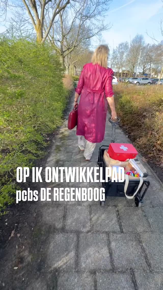 Op IK Ontwikkelpad van binnenuit bij De Regenboog Hoogeveen. ๐
Mens- en wereldgericht onderwijsโฆ
โ
Vanuit de nieuwe kerndoelen
โ
Thematisch onderwijs
โ
Zicht op brede ontwikkeling
De mooiste dingen ontstaan van binnenuitโฅ๏ธ
@ik_ontwikkel @nicolehanegraaf.nl @pcbs.deregenboog.hoogeveen @lisettesieders @shirleyhaak #opontwikkelpad #ikontwikkel #mensenwereldgericht