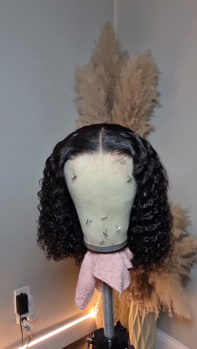 Our wig customization is beyond just head size. In this situation our customer will not have to worry about a too wiggy looking wig because our closures come preplucked.
Just ask and we'll accommodate you with your preferences where we can.
@williewigs
#summerhair #curlybob #gluelesswigs #shortwigs #lacewigs