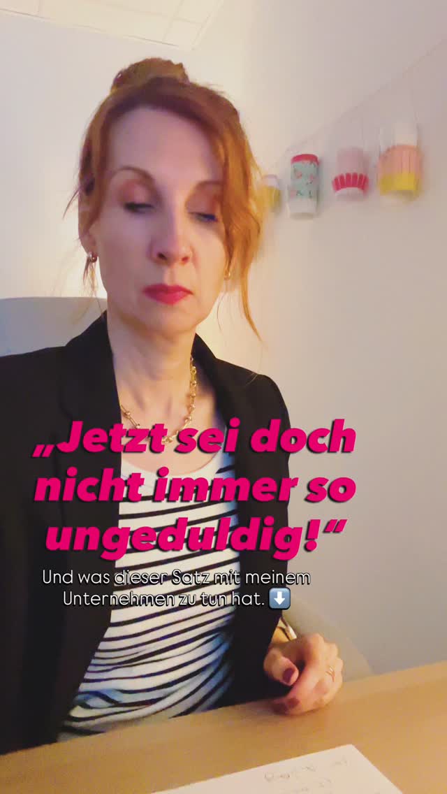 „JETZT SEI DOCH NICHT SO UNGEDULDIG ❗️ „
Na, hallt dieser Satz genauso in Deinem Kopf wie in meinem? Seid ich denken kann, höre ich ihn. Immer wieder, von unterschiedlichen Personen.
Das macht was mit einem, oder?
Nicht abwarten wollen und können, nervös werden, wenn es mir zu langsam geht, antreiben wollen, einfach, weil es mein Inneres verlangt.
CHILL DOCH MAL! IN DER RUHE LIEGT DIE KRAFT.
Wenn Du ein Unternehmen erfolgreich groß machen willst, solltest Du in Dir ruhen, besonnen sein!
Ist das wirklich so? Denn immer, wenn ich das versuchte, fühlte ich mich falsch, eingeschränkt und nicht in meiner Kraft. Typisch hochsensibel, typisch Widder 🐏
Seit ich erkannt habe, dass diese Ungeduld, diese Power, dieses Mitreißen können, schnelle Entscheidungen treffen und Risiko eingehen, wo andere noch überlegen, all das meine absolute Superpower ist 🦸♀️, geht es unternehmerisch ab 🚀 weil ich einfach ich sein darf.
ICH LIEBE MEINE UNGEDULD - ich weiß, dadurch setze ich manchmal hohe Maßstäbe, verlange starken Einsatz und schnelle Umsetzung. Doch mittlerweile ich genau deswegen als Business & Community Mentorin gebucht. Weil Du bei mir schnelle (und zugleich tragfähige) Ergebnisse erzielst 💎 und zwar nicht erst in weiter Ferne, sondern zeitnah.
Wo sind meine ungeduldigen Seelen? Wie geht es Dir damit?
Herzliche Grüße,
Britta
BUSINESS & COMMUNITY MENTORIN
DOTERRA WELLNESS BERATERIN
@von_frau_zu_frau_coaching @vonfrauzufrau_business
@oilpowerment @oilpowerment_for_horses
BUSINESS MENTORING
COMMUNITY AUFBAU
UNTERNEHMERINNEN
GRÜNDERINNEN
ERFOLG
RUHRGEBIET